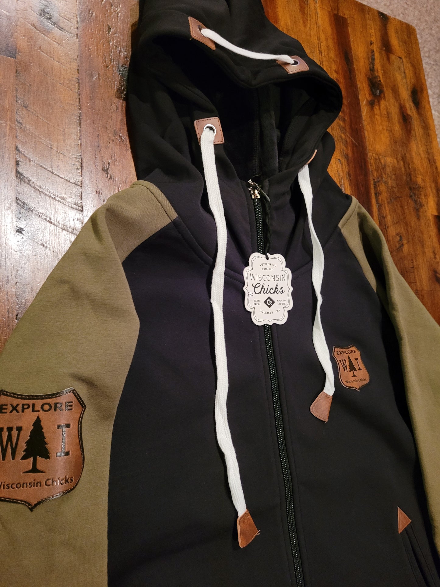 "Minocqua" hoodie